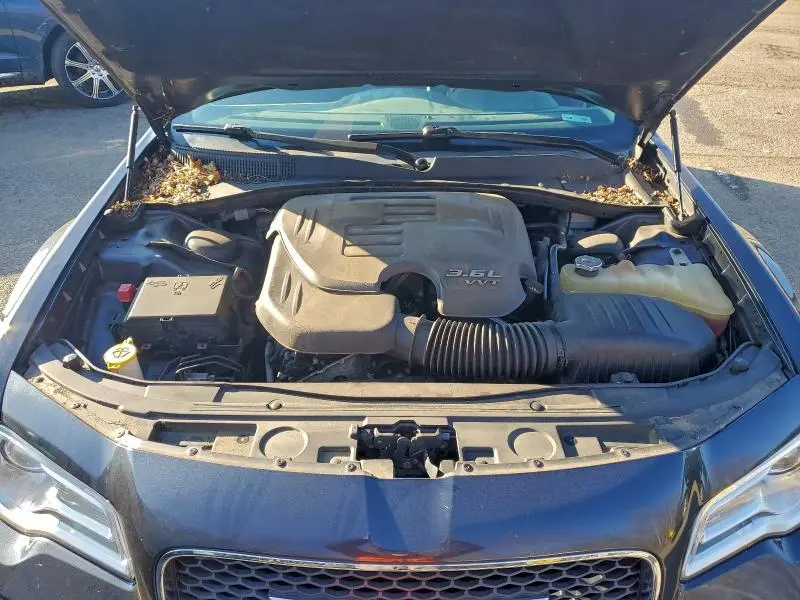 2015 CHRYSLER 300 LIMITED  