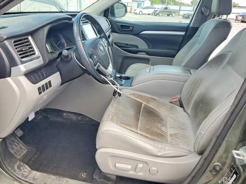 2016 TOYOTA HIGHLANDER LE PLUS  