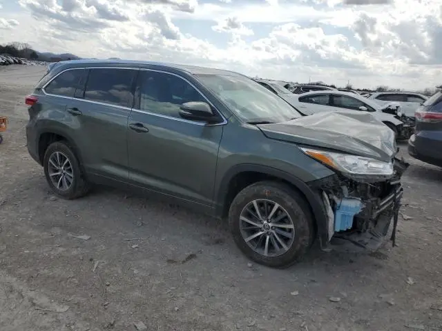 2017 TOYOTA HIGHLANDER SE  
