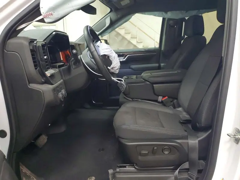 2025 CHEVROLET SILVERADO K1500 LT  