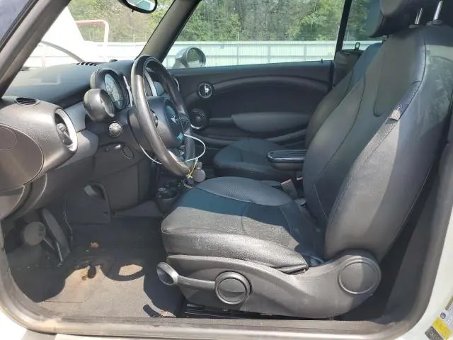 2011 MINI COOPER   