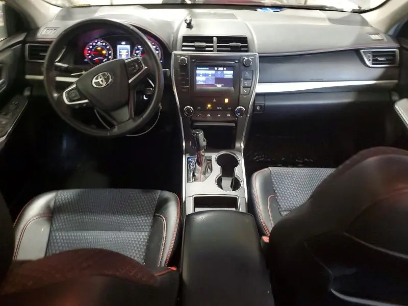 2015 TOYOTA CAMRY SE  