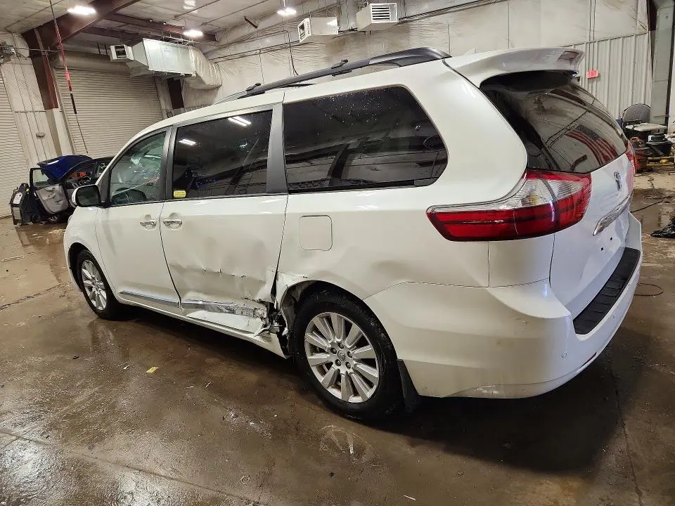 2017 TOYOTA SIENNA LIMITED PREMIUM 7-PASSENGER  