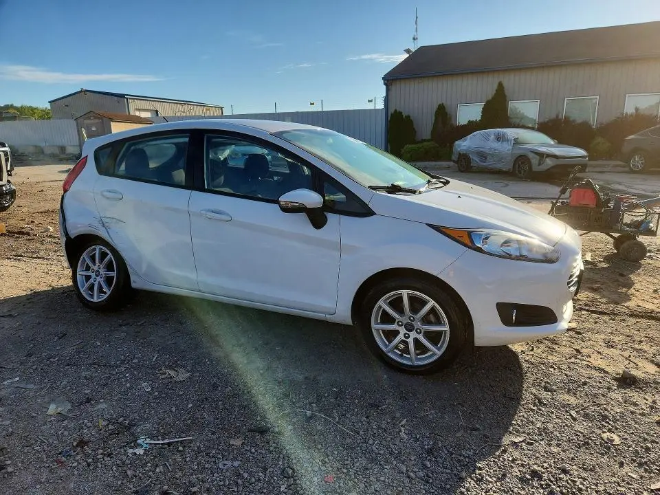 2015 FORD FIESTA SE  