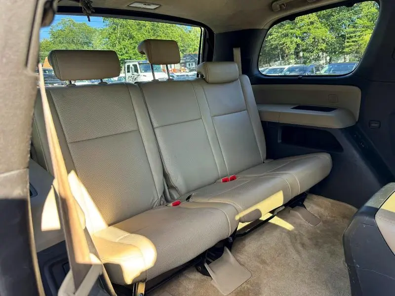 2011 TOYOTA SEQUOIA PLATINUM  