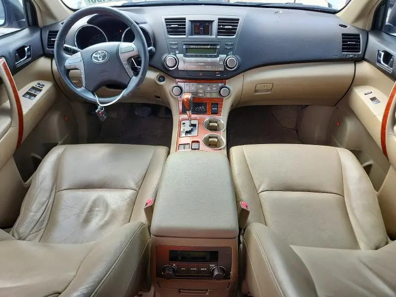2010 TOYOTA HIGHLANDER LIMITED  