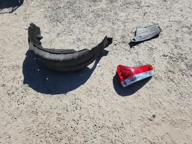 2013 TOYOTA SIENNA XLE