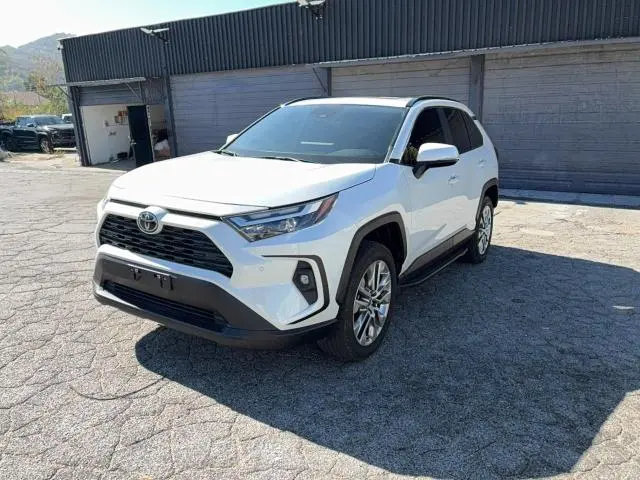 2023 TOYOTA RAV4 XLE PREMIUM  