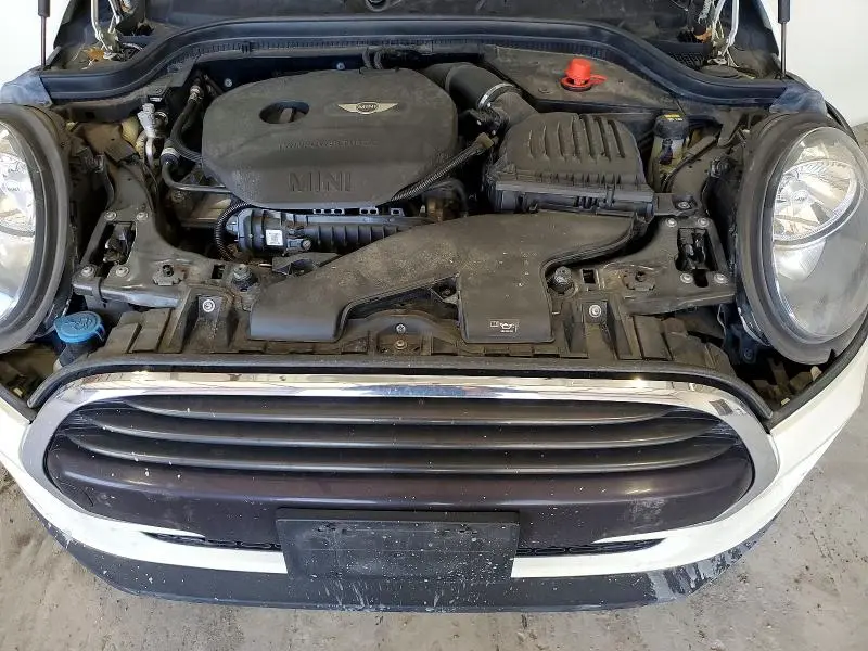 2018 MINI COOPER   