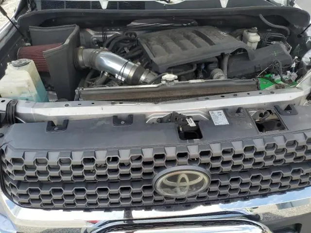2018 TOYOTA TUNDRA CREWMAX SR5  
