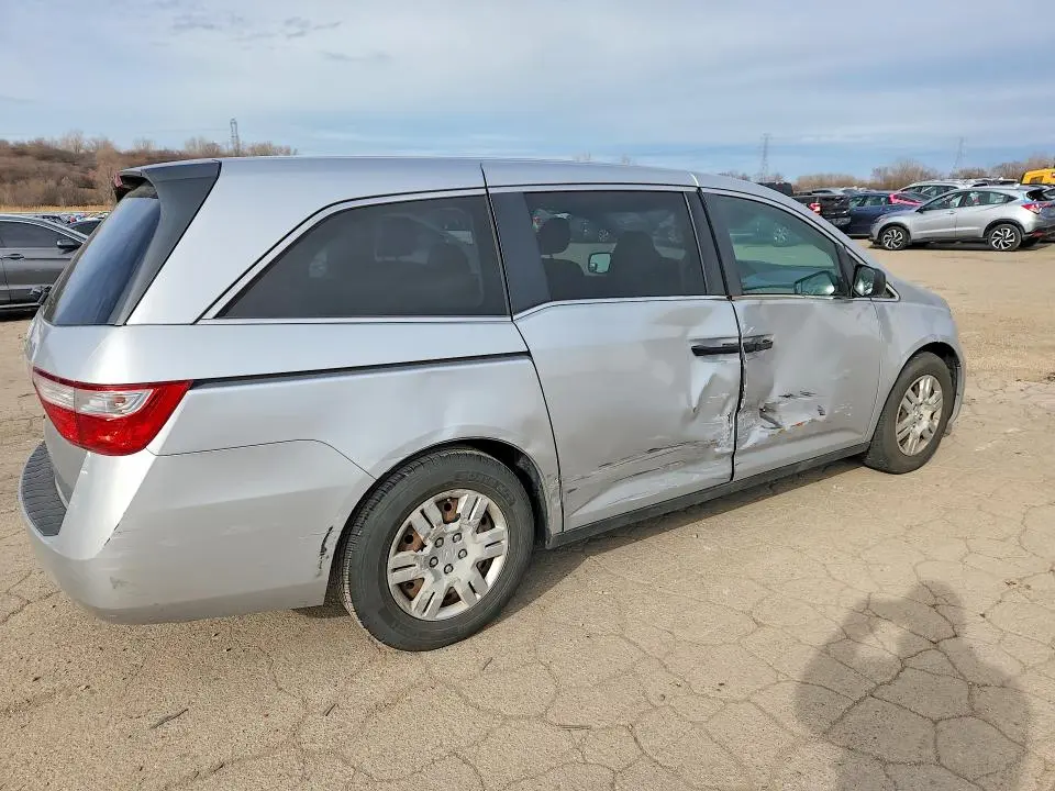 2011 HONDA ODYSSEY LX  