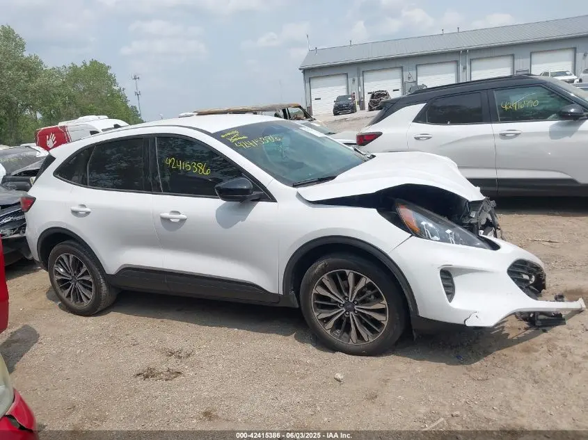 2022 FORD ESCAPE SE