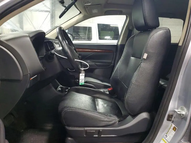 2014 MITSUBISHI OUTLANDER SE  