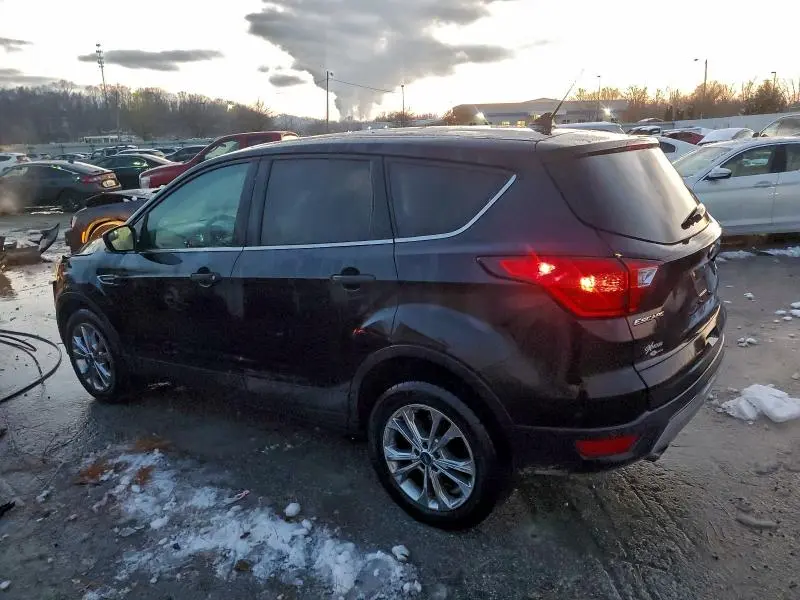 2019 FORD ESCAPE SE  