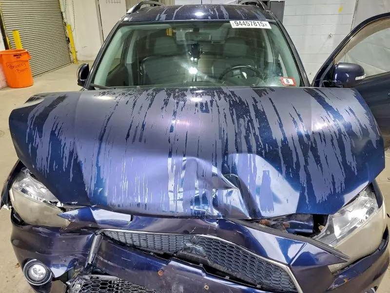 2011 MITSUBISHI OUTLANDER SE  