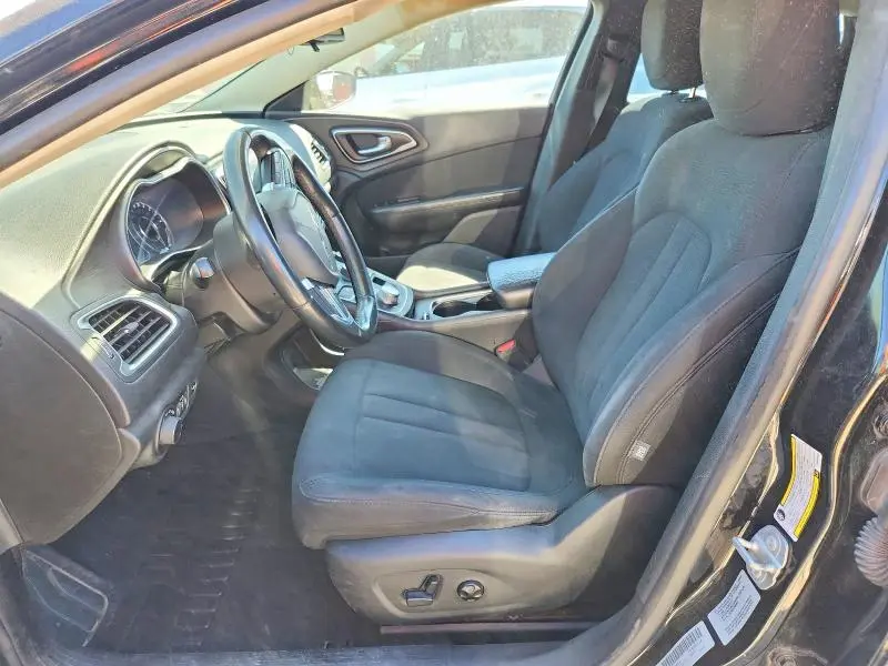 2017 CHRYSLER 200 LX  
