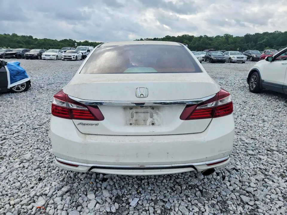 2017 HONDA ACCORD LX  