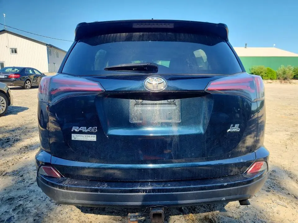 2018 TOYOTA RAV4 LE  