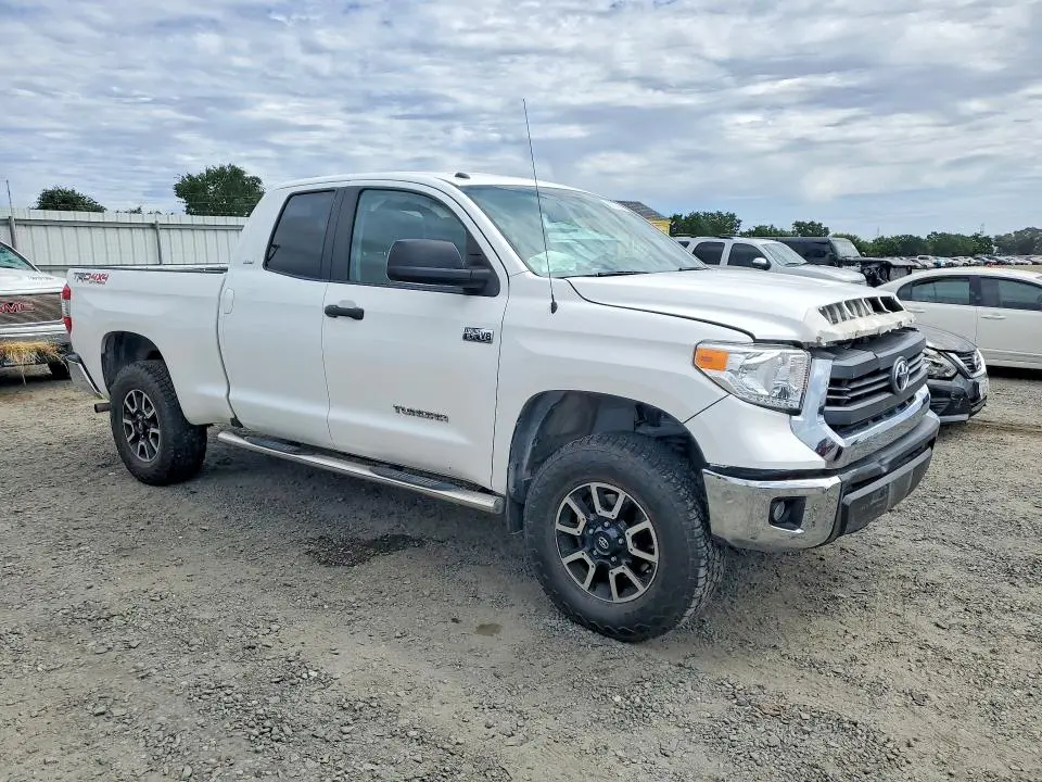 2015 TOYOTA TUNDRA SR5  