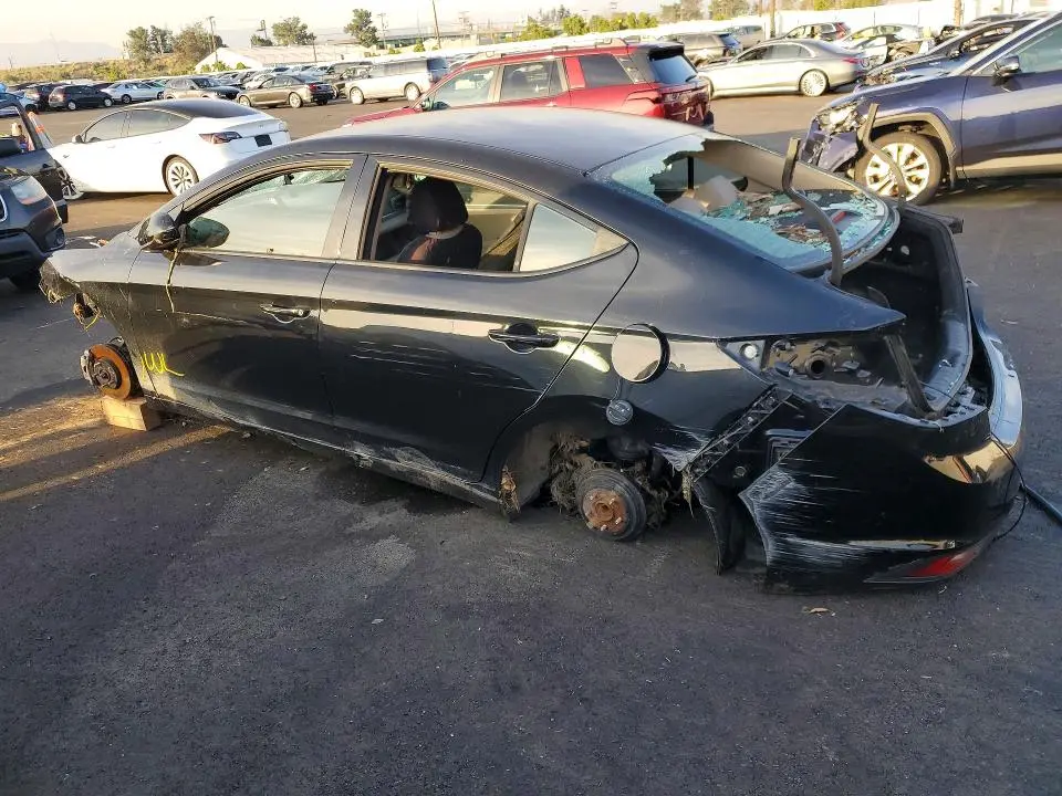 2019 HYUNDAI ELANTRA SE  