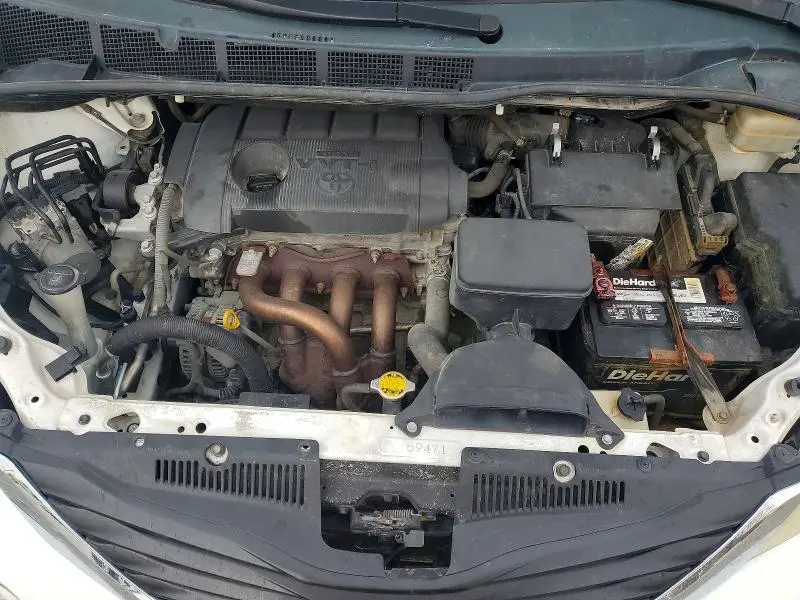 2011 TOYOTA SIENNA BASE  