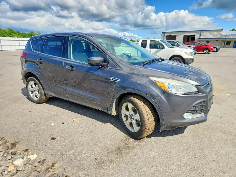 2016 FORD ESCAPE SE  
