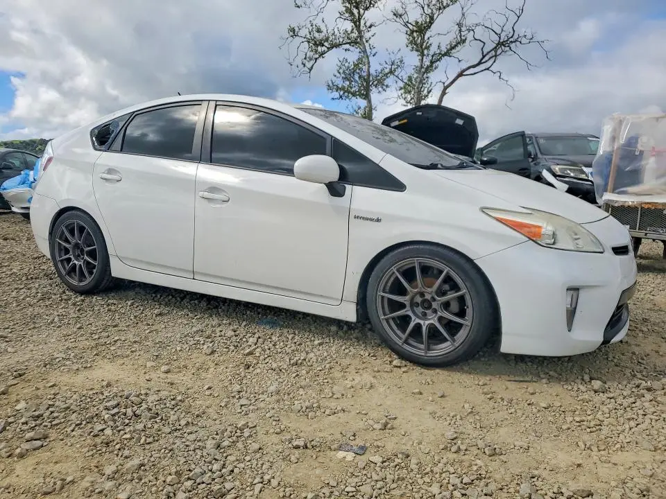 2013 TOYOTA PRIUS   