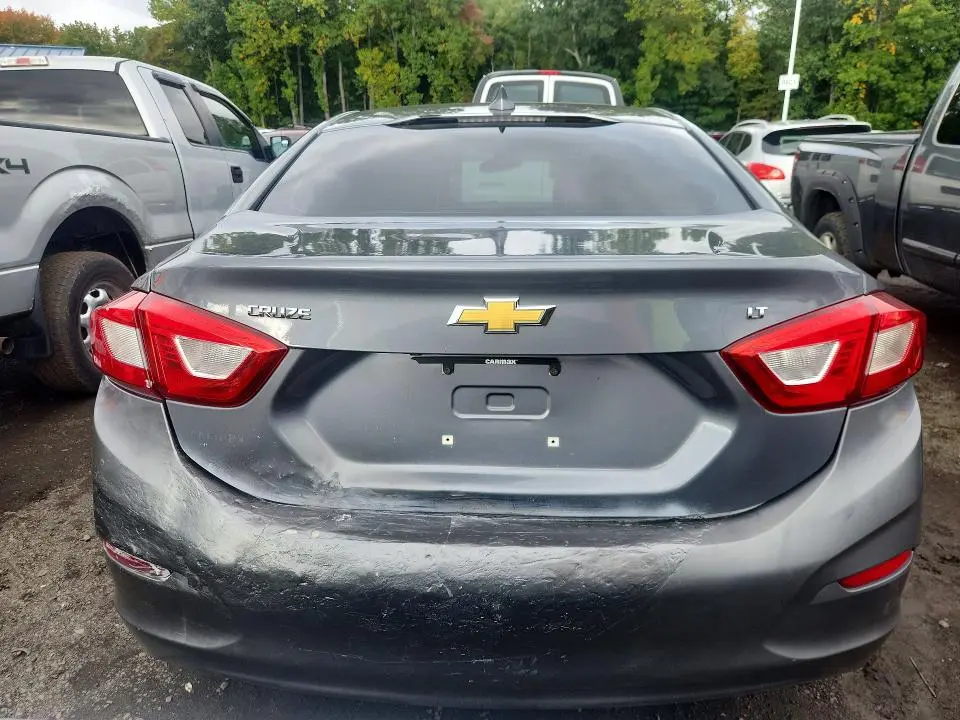2018 CHEVROLET CRUZE LT  