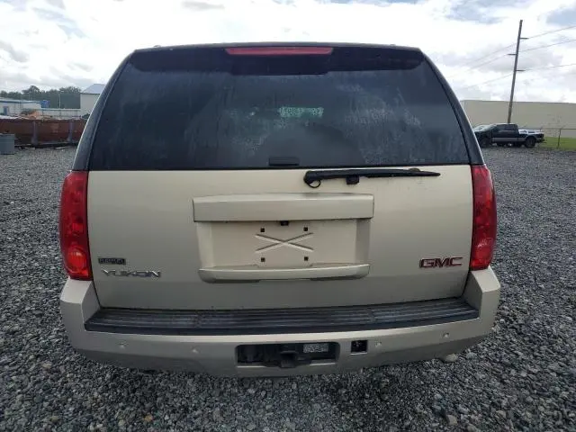 2011 GMC YUKON SLE  