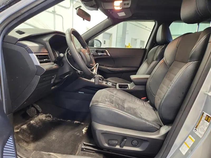 2023 MITSUBISHI OUTLANDER SE  
