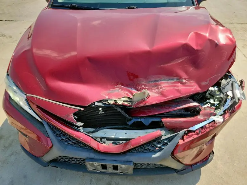 2018 TOYOTA CAMRY SE  