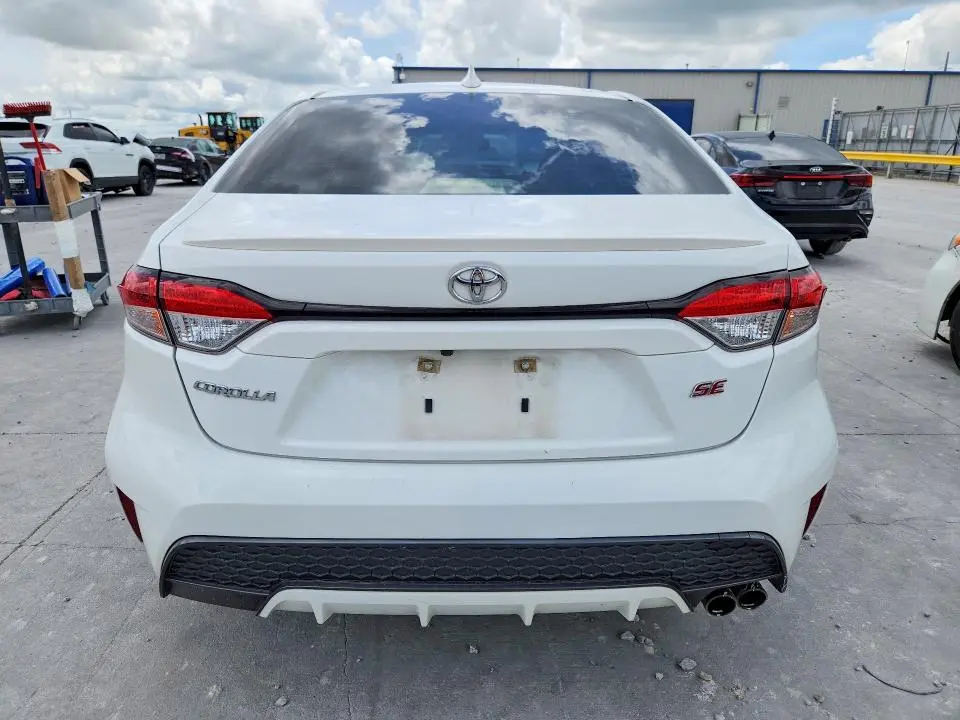 2020 TOYOTA COROLLA SE  