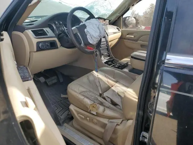 2011 CADILLAC ESCALADE LUXURY  