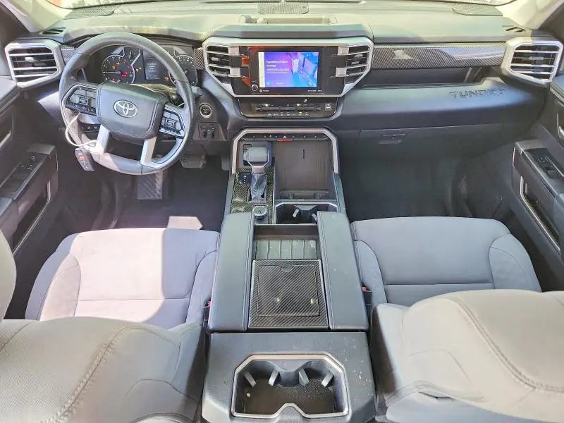 2023 TOYOTA TUNDRA SR5  
