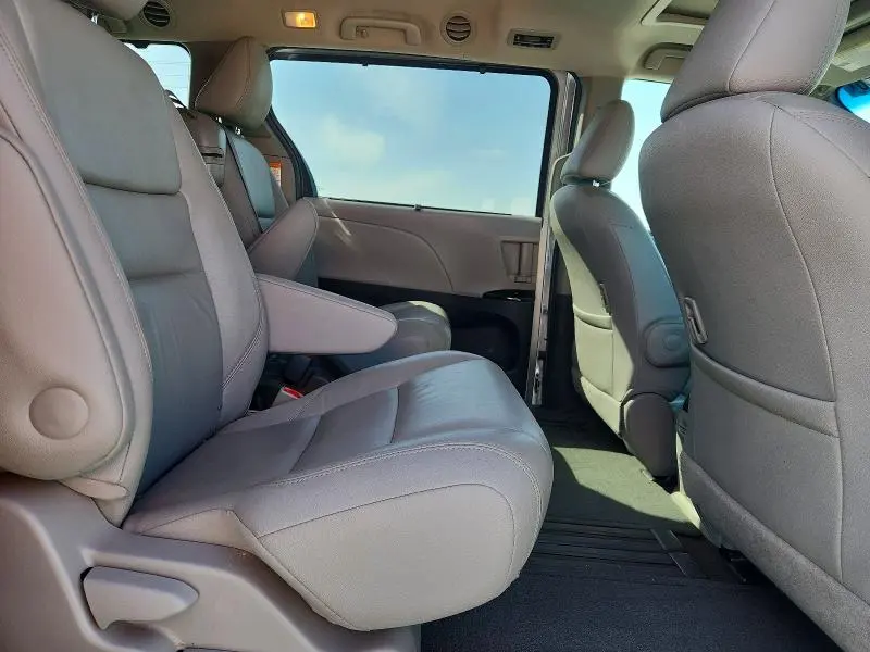 2016 TOYOTA SIENNA XLE 8-PASSENGER  