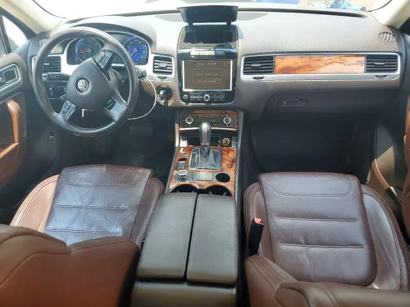 2011 VOLKSWAGEN TOUAREG V6 TDI  