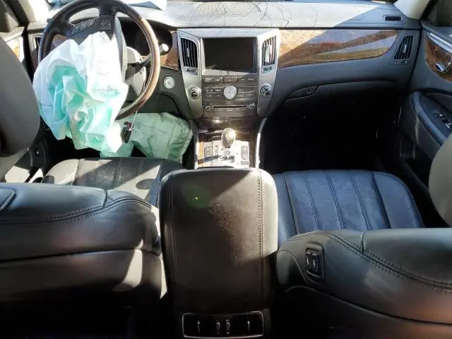 2011 HYUNDAI EQUUS SIGNATURE  