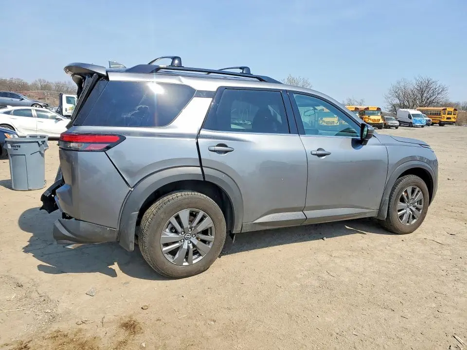 2025 NISSAN PATHFINDER SV  