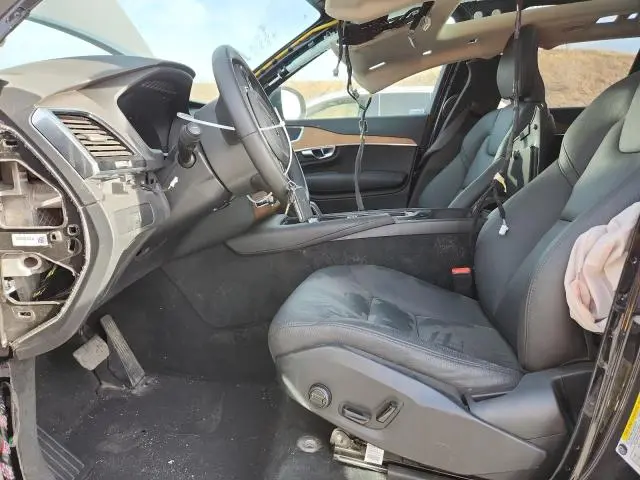 2024 VOLVO XC90 PLUS  