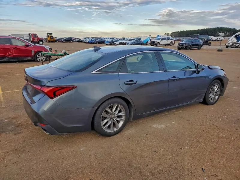 2022 TOYOTA AVALON XLE  
