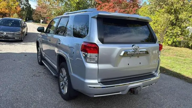 2012 TOYOTA 4RUNNER SR5  
