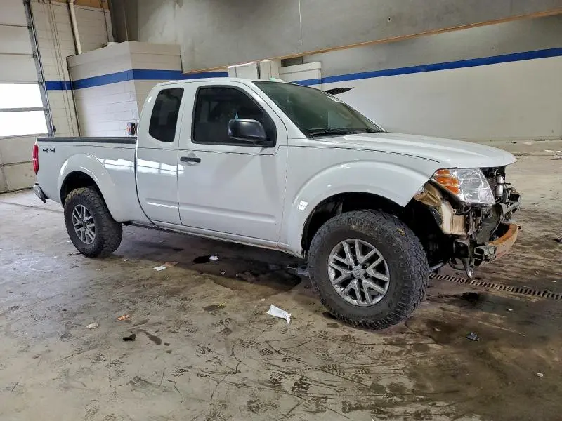 2015 NISSAN FRONTIER SV  