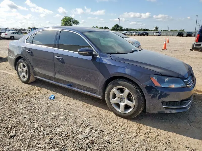 2012 VOLKSWAGEN PASSAT SE  