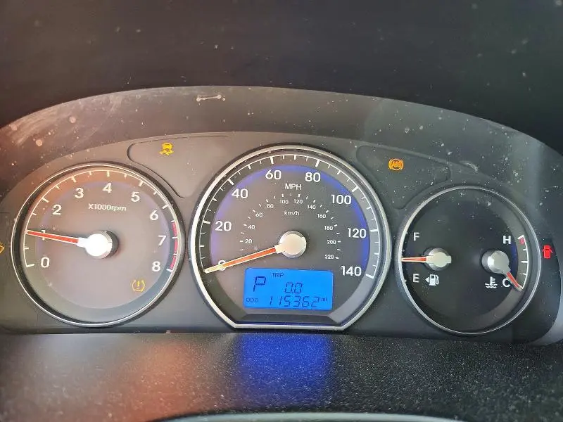 2011 HYUNDAI SANTA FE GLS  