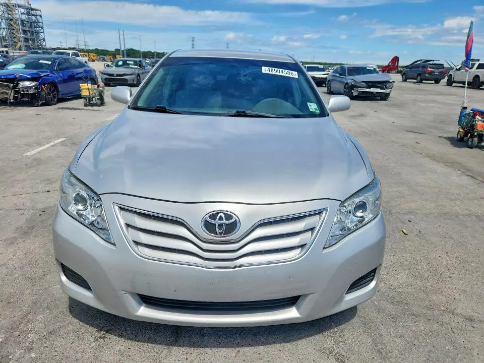 2011 TOYOTA CAMRY LE  
