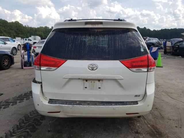 2014 TOYOTA SIENNA XLE