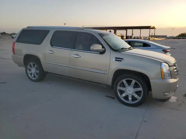 2010 CADILLAC ESCALADE ESV PREMIUM  