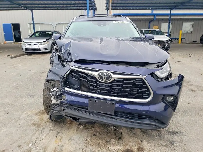 2022 TOYOTA HIGHLANDER LIMITED  