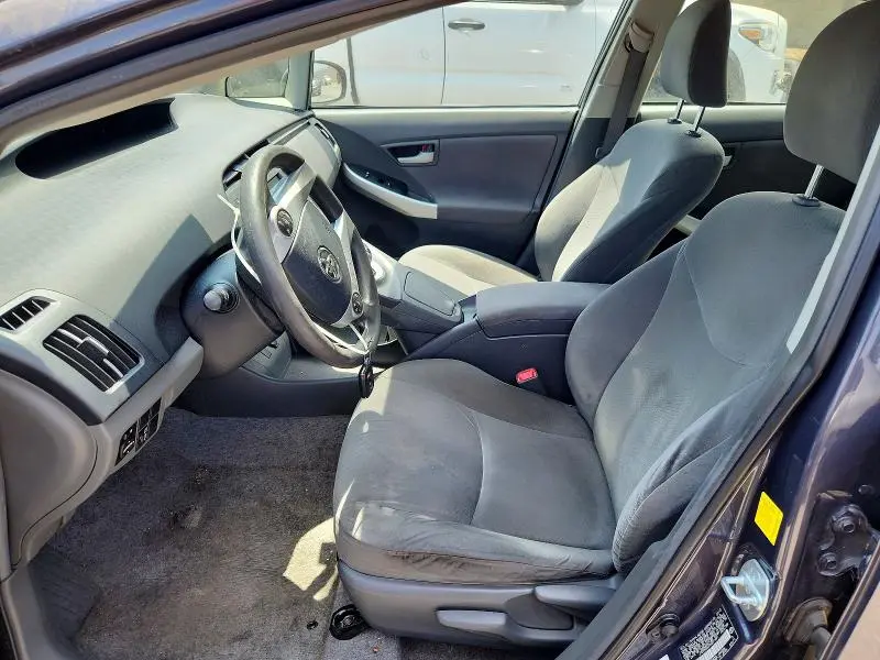 2010 TOYOTA PRIUS III  