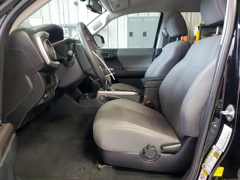 2017 TOYOTA TACOMA SR5 V6  